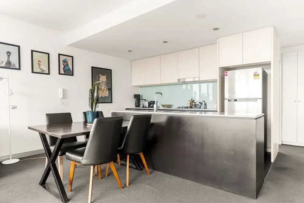 Spacious 2-bed With Two Balconies With City Views - photo 6