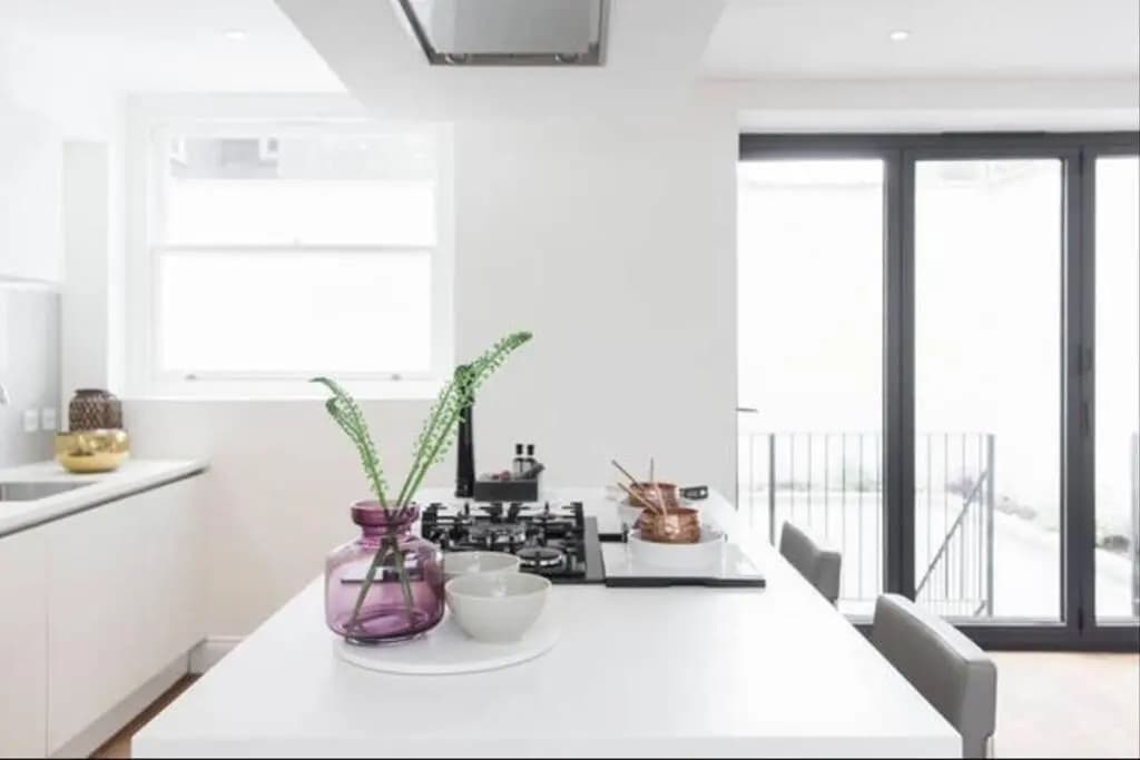 Boutique 3 Bed Duplex close to Kings Cross - photo 2