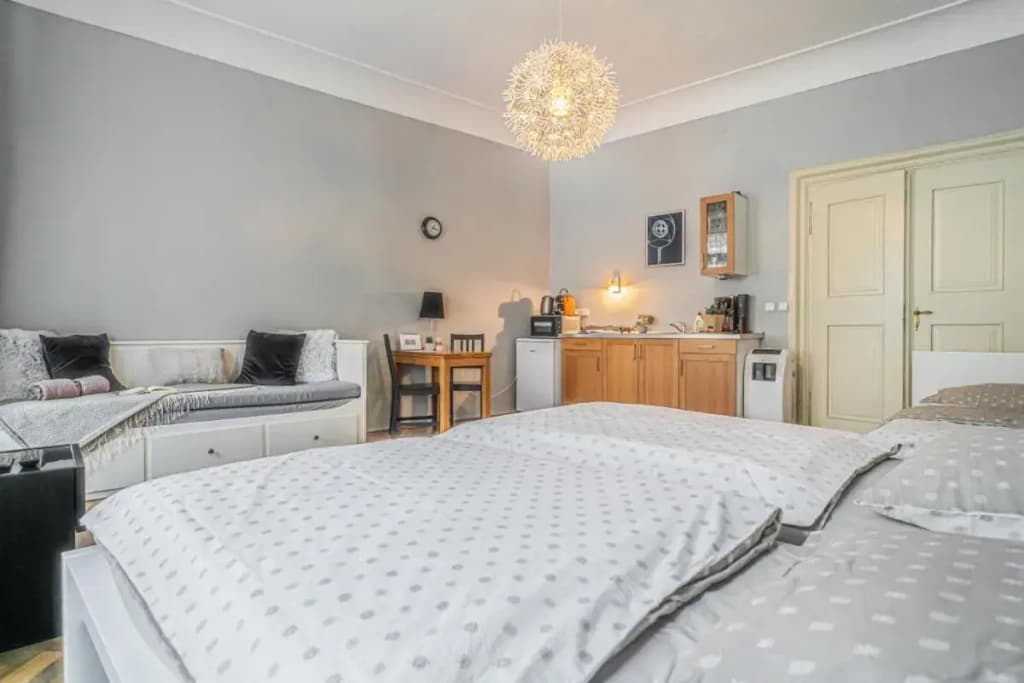Stylish Studio Close to Prague Castle, WalkScore 99% - photo 3