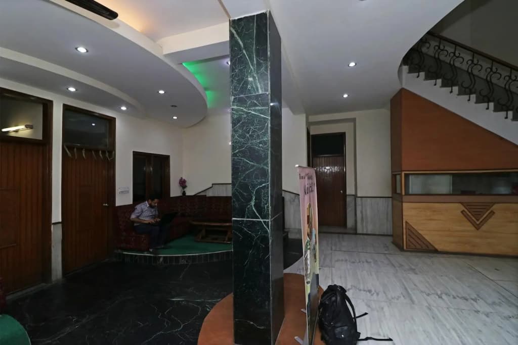 OYO 12419 Hotel Silver Shine - photo 2