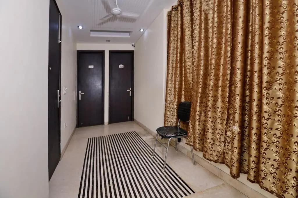 Hotel Lotus B&B By OYO Rooms - photo 7