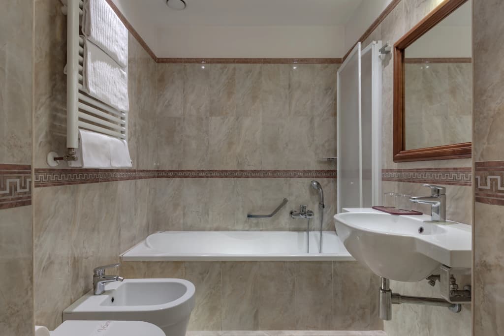 Hotel Borromeo - photo 8