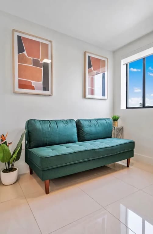 Miami Suite 304 - photo 14