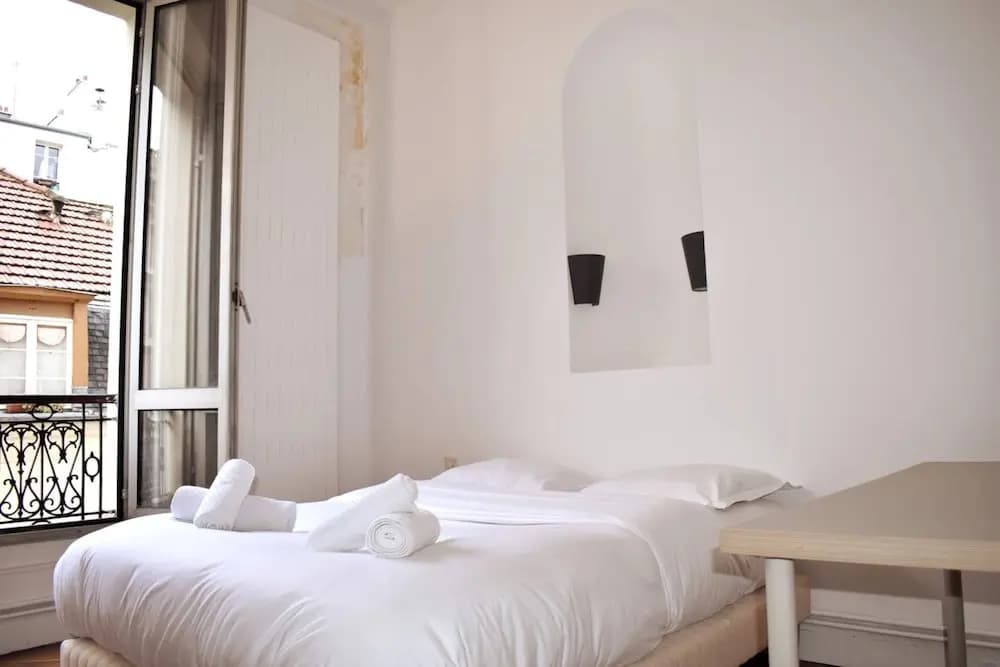 Parisian Apartment In Prime Location - photo 5