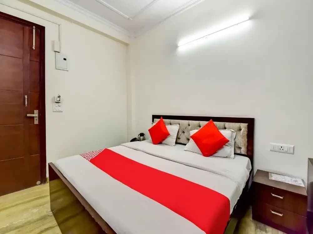 South Delhi Inn - photo 2