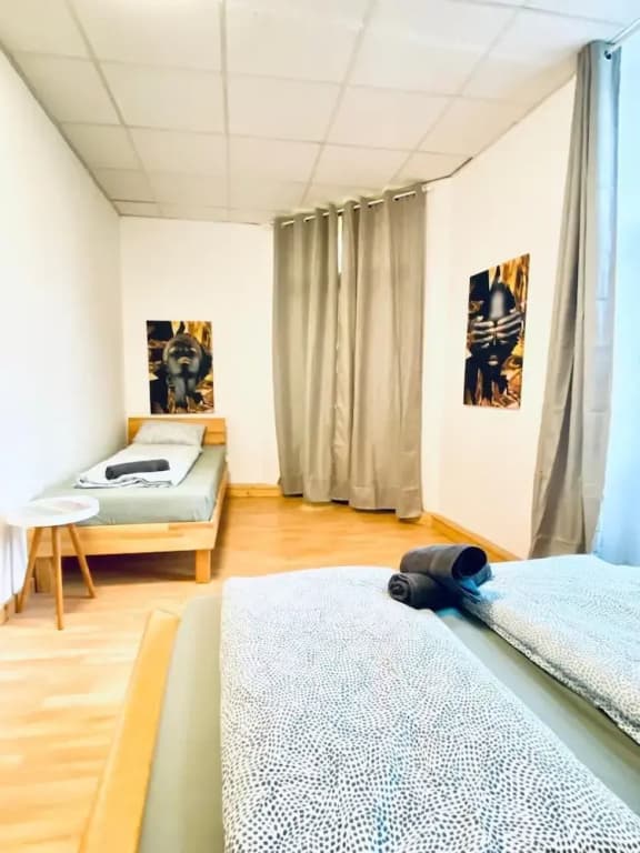Stylish Shared 3-Bedroom Stay Near City - photo 20