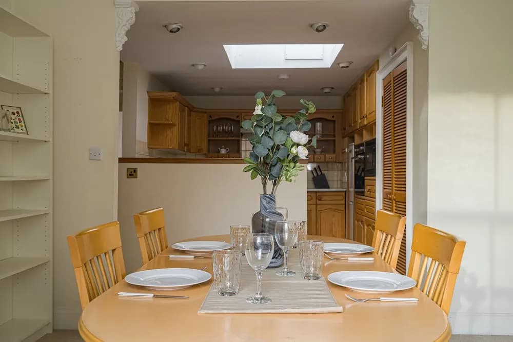 Spacious 3BR New Town Apartment - photo 12