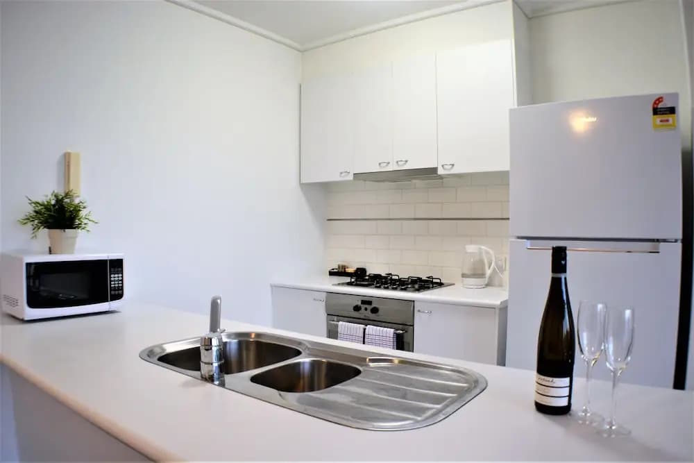 Royal Stays Apartments - Whiteman St - photo 11