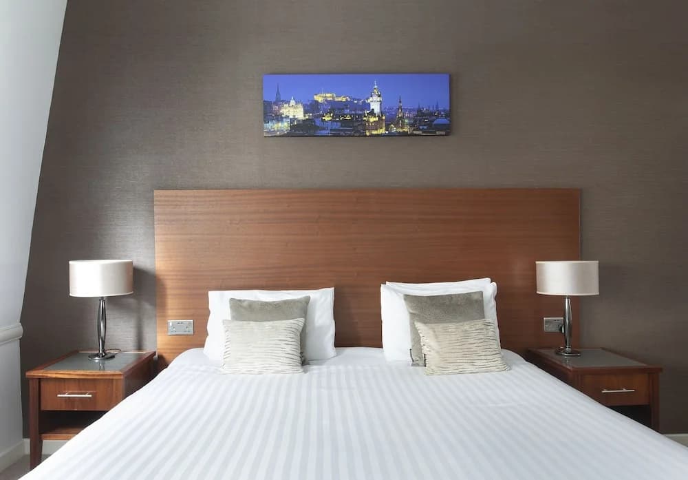 Stewart by Heeton Concept Aparthotel Edinburgh - photo 22