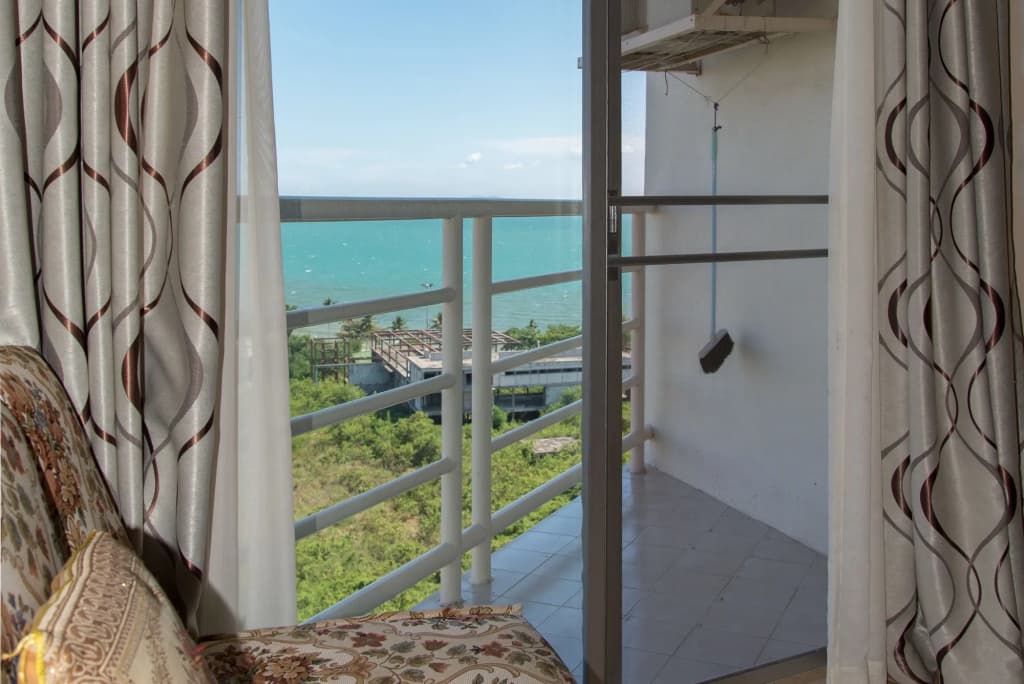 Jomtien Beach Condominium - photo 6