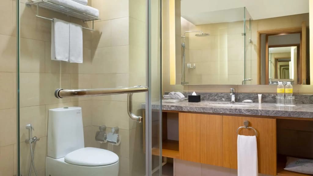 Holiday Inn & Suites Jakarta Gajah Mada by IHG - photo 10