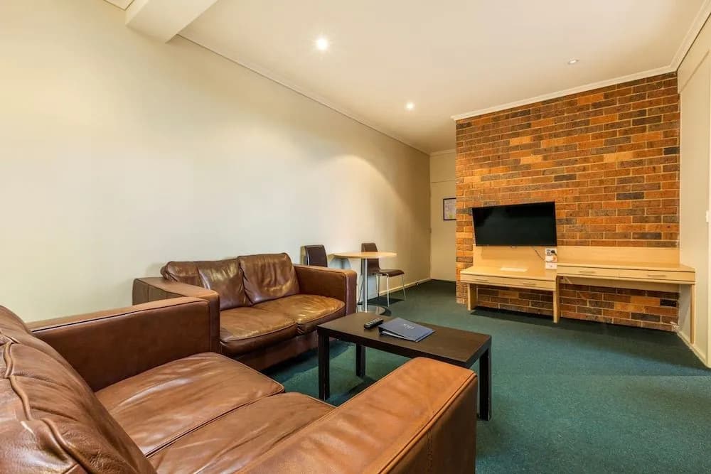Millers Inn - photo 4