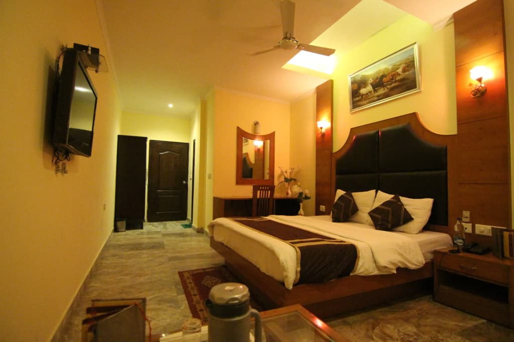 Hotel Castle Blue Delhi Airport T3 - photo 2