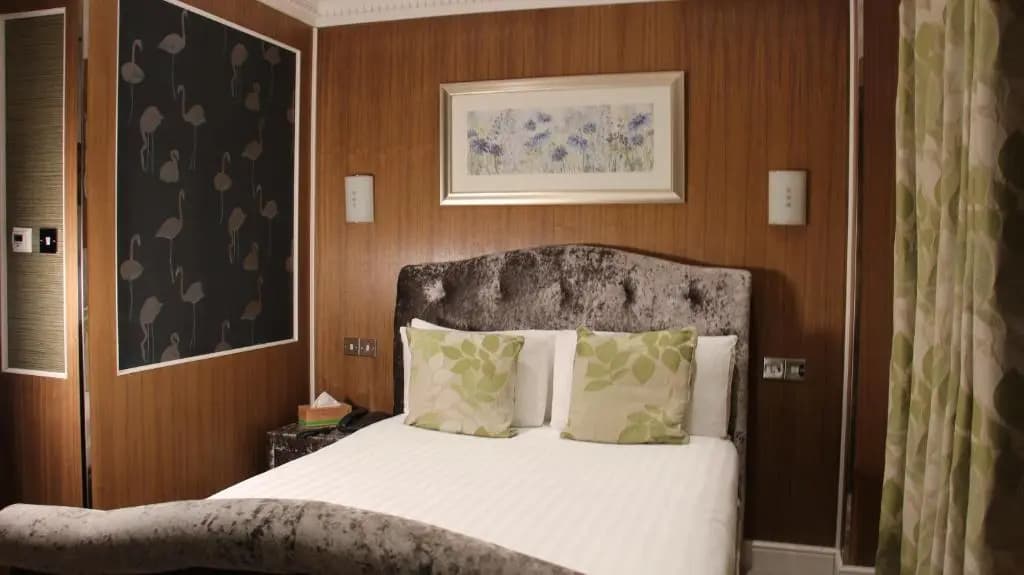 Cheshire Hotel - photo 22
