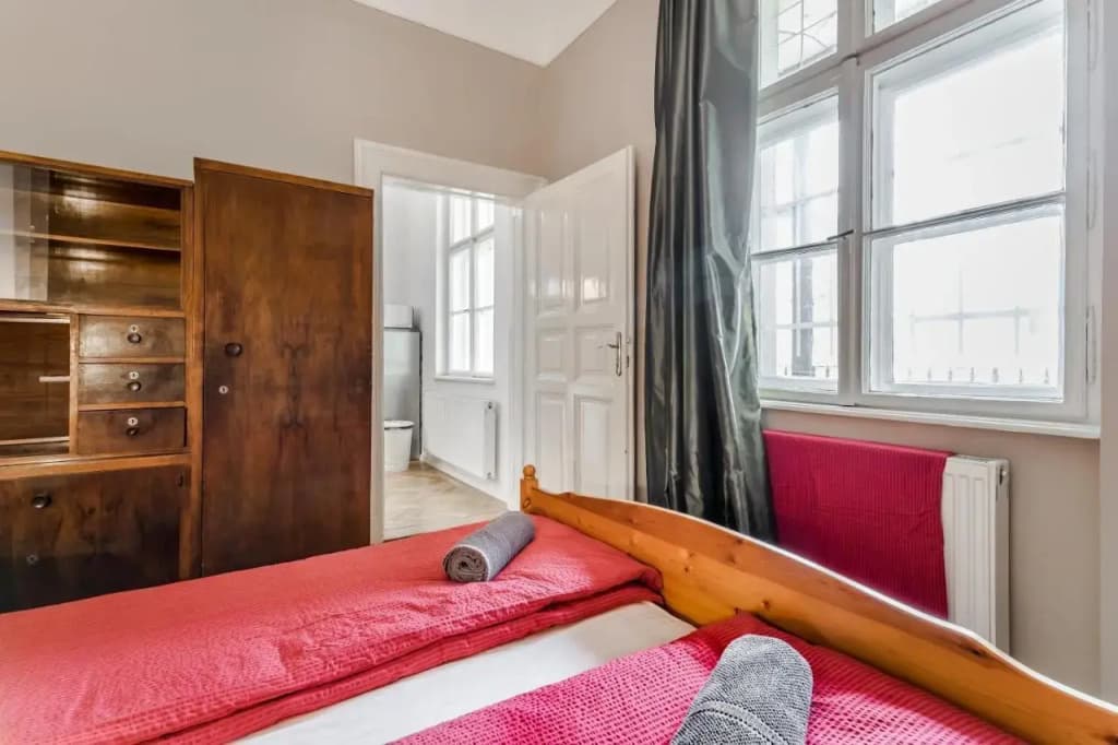 BERTA - 4 Bedrooms, 3 Baths - photo 5