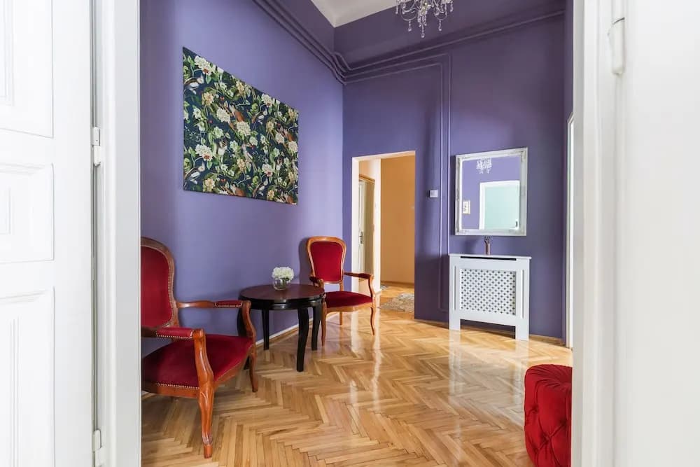 Luxury & Spacious Eclectic Style Apartment - photo 2