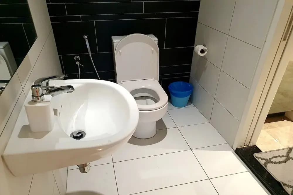 Anggun Residences Guesthouse - photo 11
