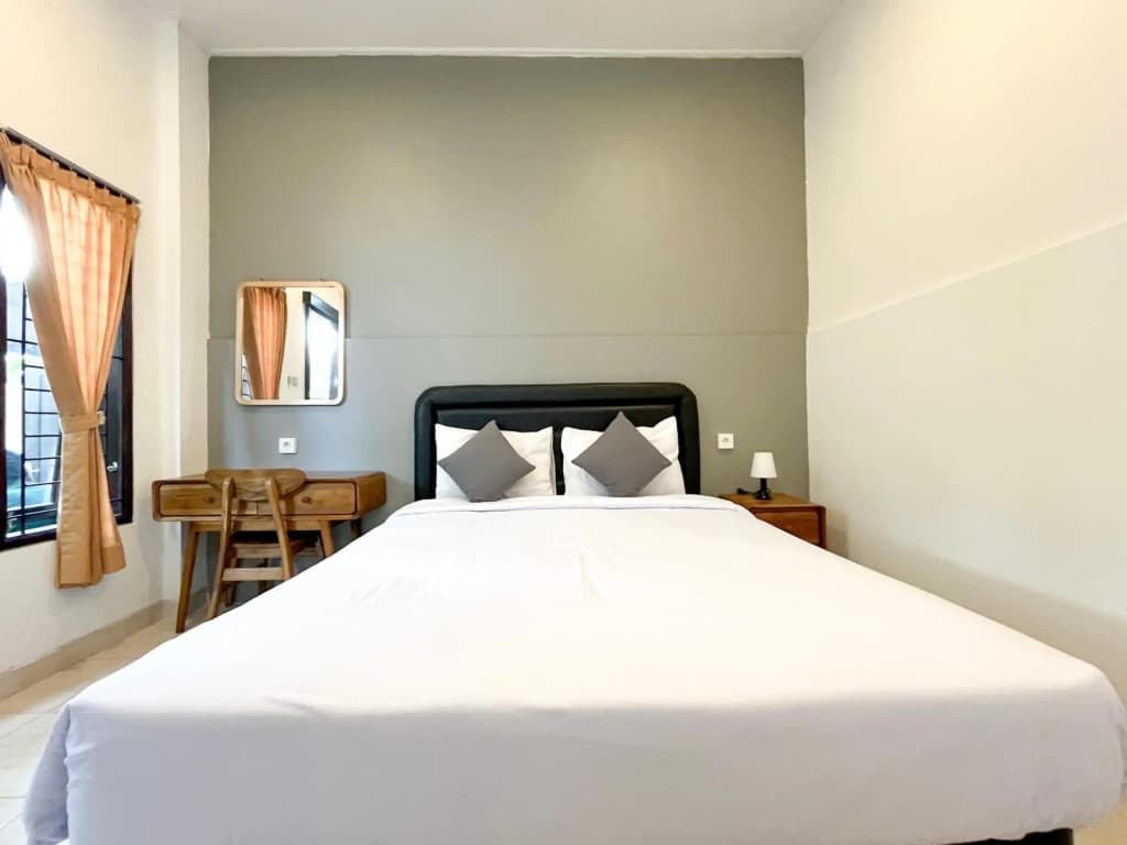 Adi surya guest house - photo 3