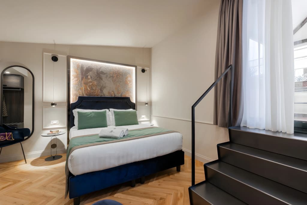 Hotel 77 Seventy-Seven - photo 40
