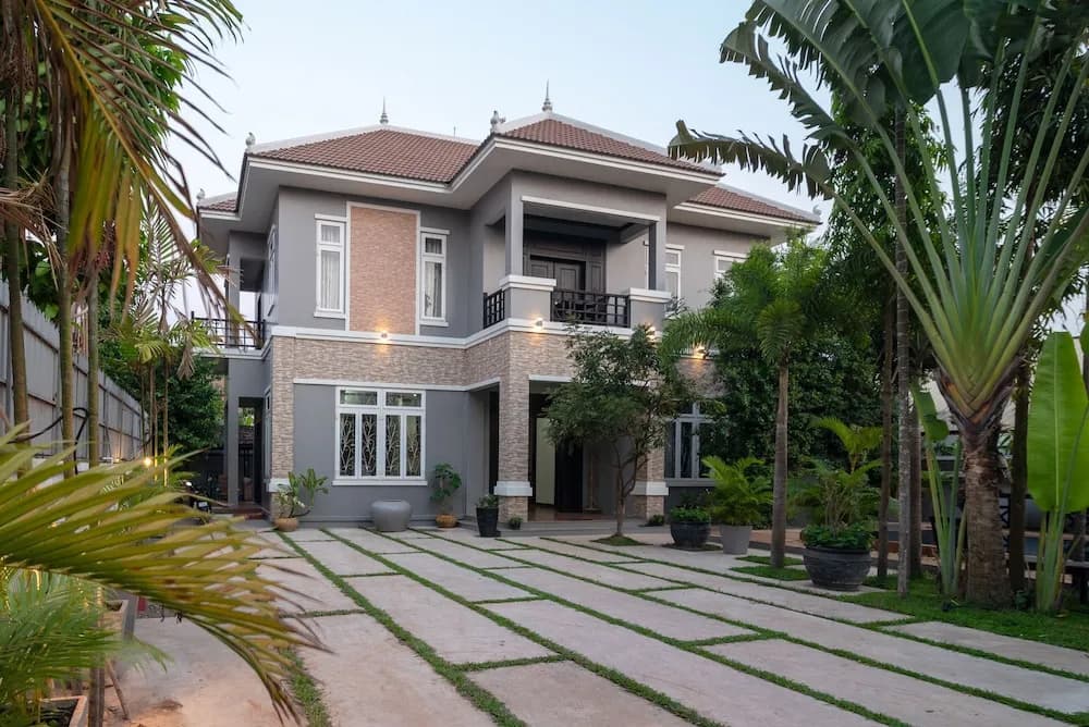 Home Boutique - photo 1