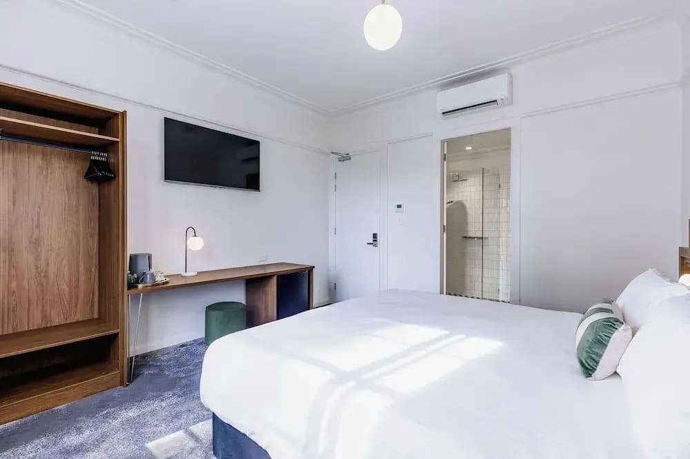 The Lakes Hotel, Rosebery - photo 3