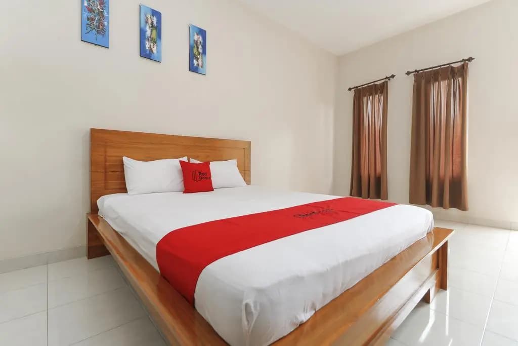 RedDoorz Plus near Cibubur Junction - photo 3