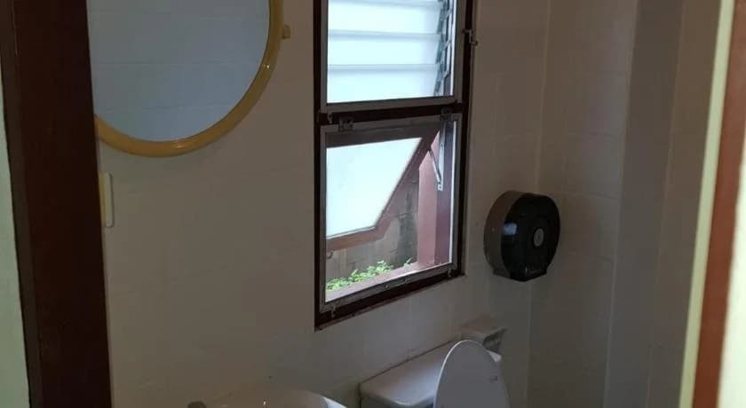 Red Brick Guesthouse - photo 7