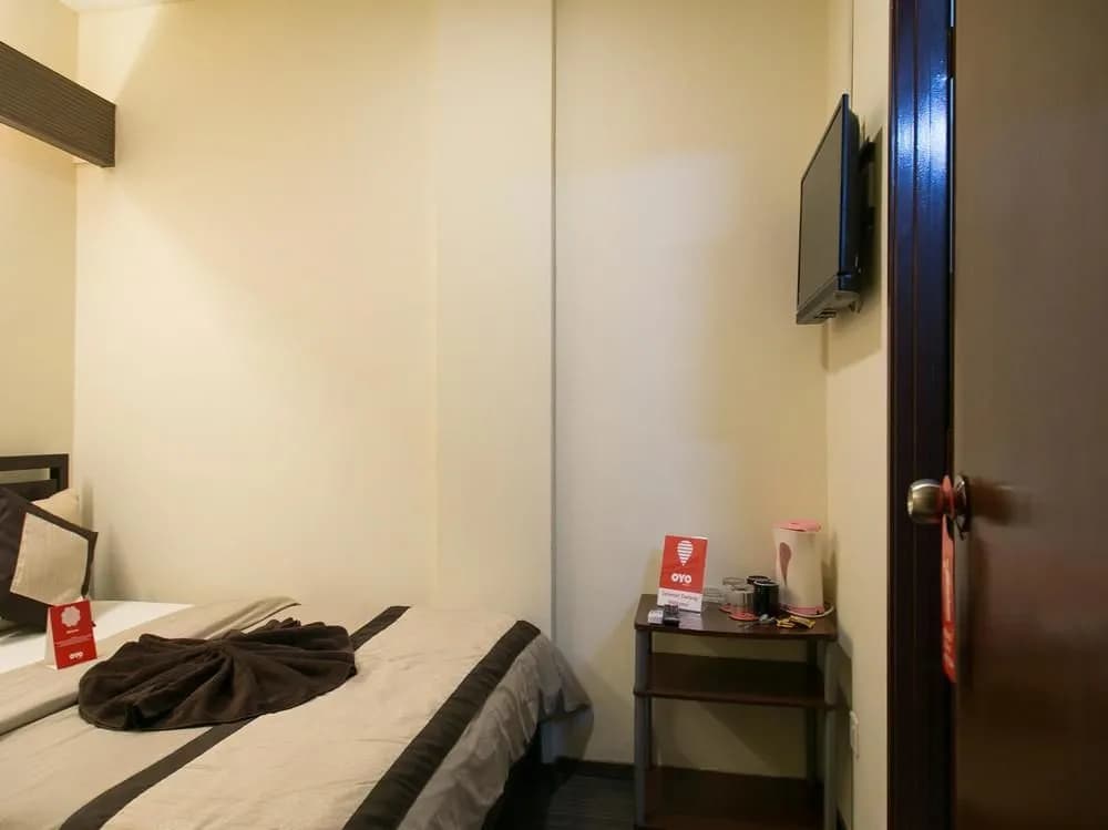 OYO 89979 Diamond Hotel - photo 5