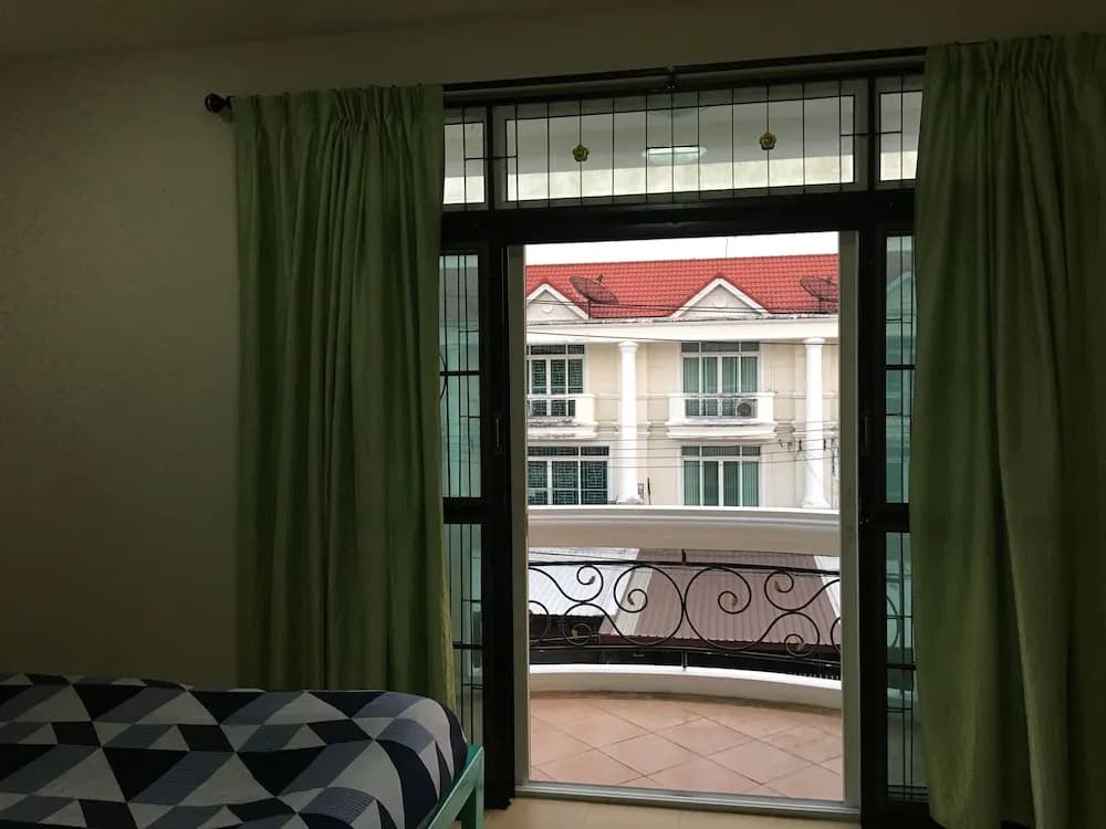 Family Guesthouse - photo 2