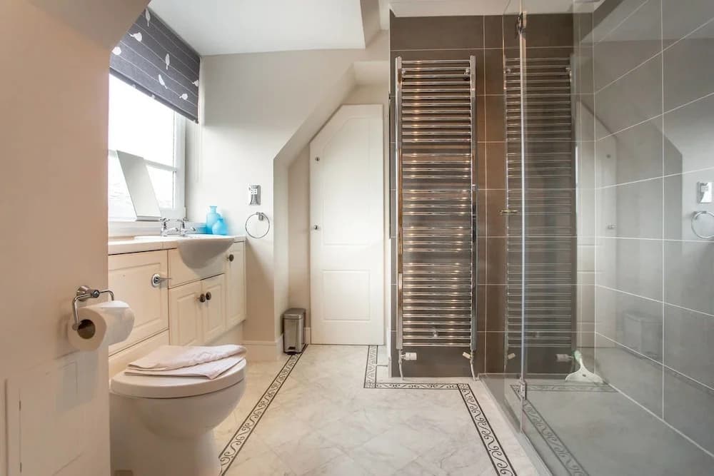 City Centre 3bed/3bath - photo 8