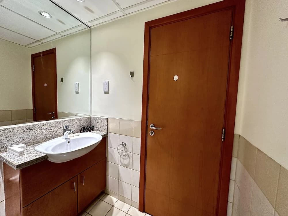 Lux BnB I Turia Tower I Lake & Garden View - photo 8