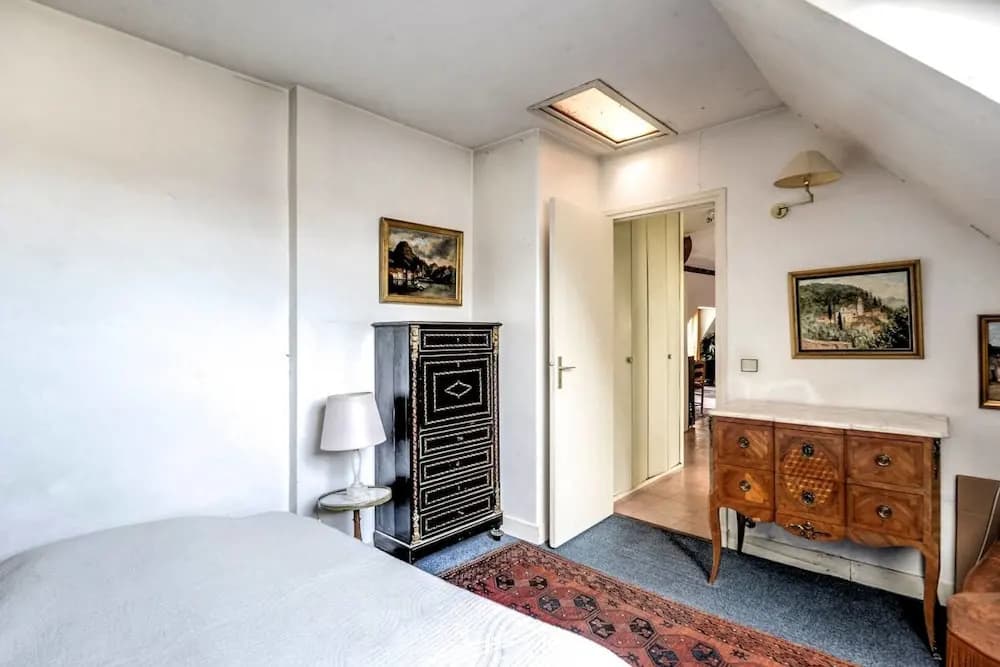 Rustic 3-bdr Family Apartment in Canal St. Martin - photo 2