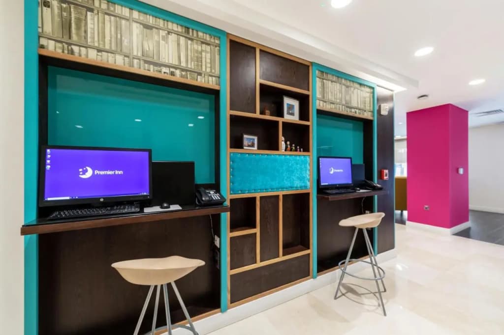 Premier Inn Doha Airport Hotel - photo 17