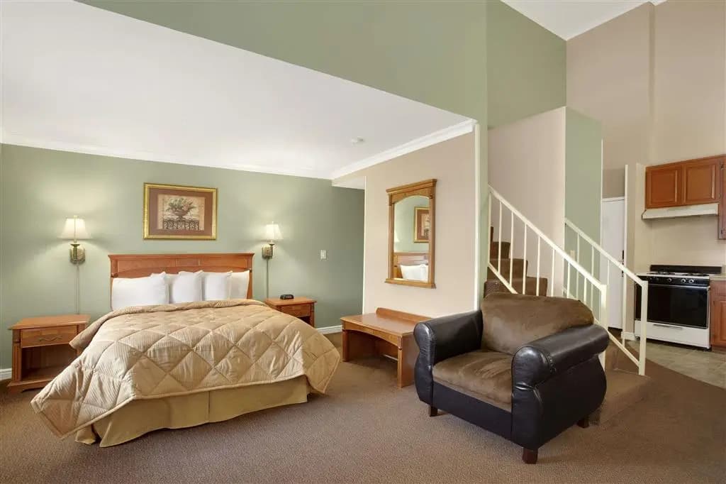 Travelodge Inn & Suites by Wyndham Gardena CA - photo 9