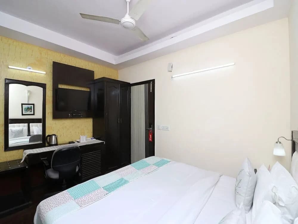 OYO 13451 Star Corporate Avenue - photo 2