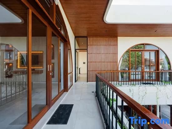 NUQ Seminyak - Spacious 3BR Pool Villa - photo 3