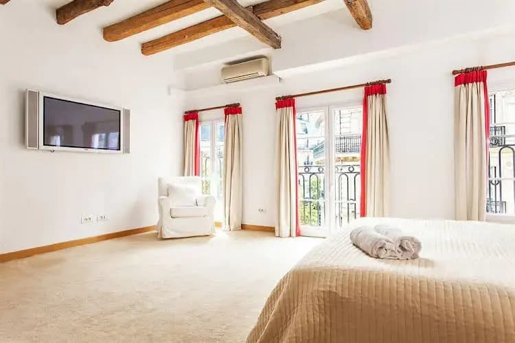 Studio Apartment in Saint-germain-des-prés & Saint-michel - photo 2