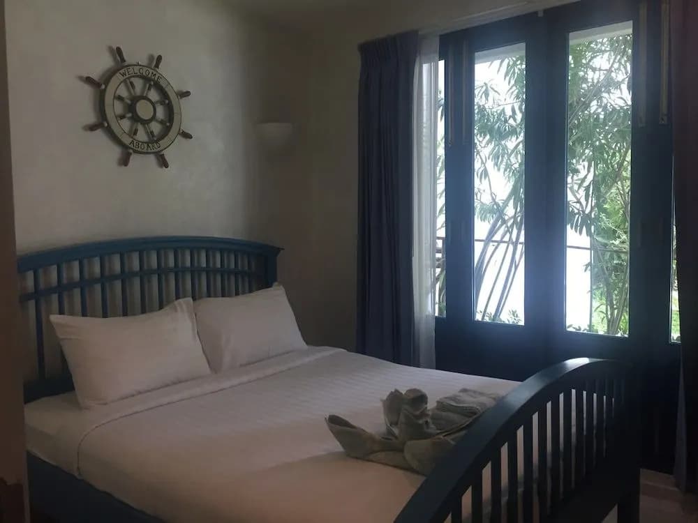 The Che Pool Access Beachfront Condo by Away - photo 5
