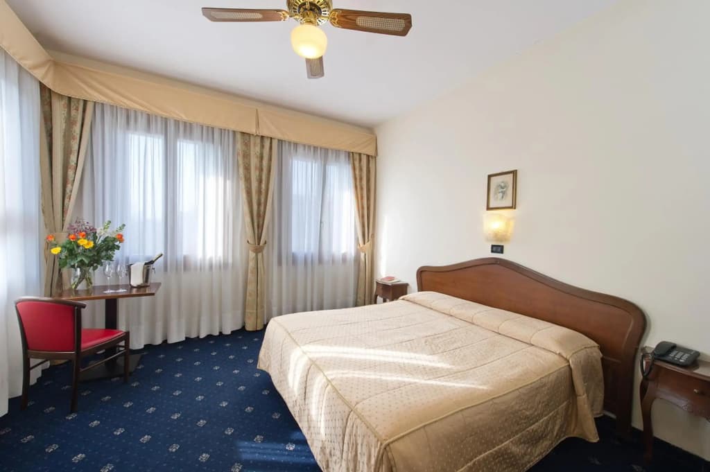 Hotel Cristallo - photo 5