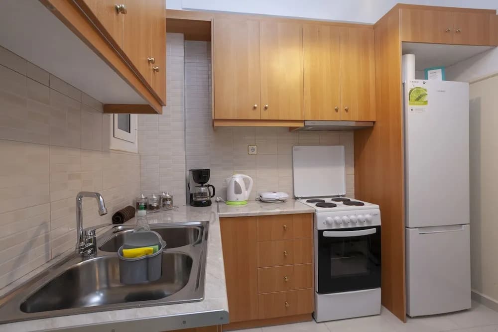 Renovated & Cool Flat In Ideal Location - photo 2