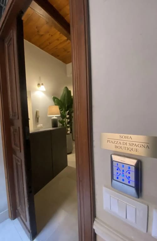 Soha Piazza di Spagna Boutique - photo 16