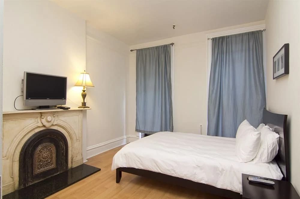 West 46th Street Apartment - photo 4