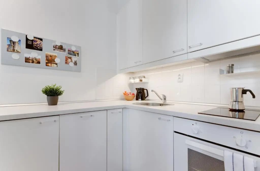 Benatska Apartment - photo 18