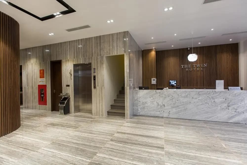 The Twin Hotel - photo 14