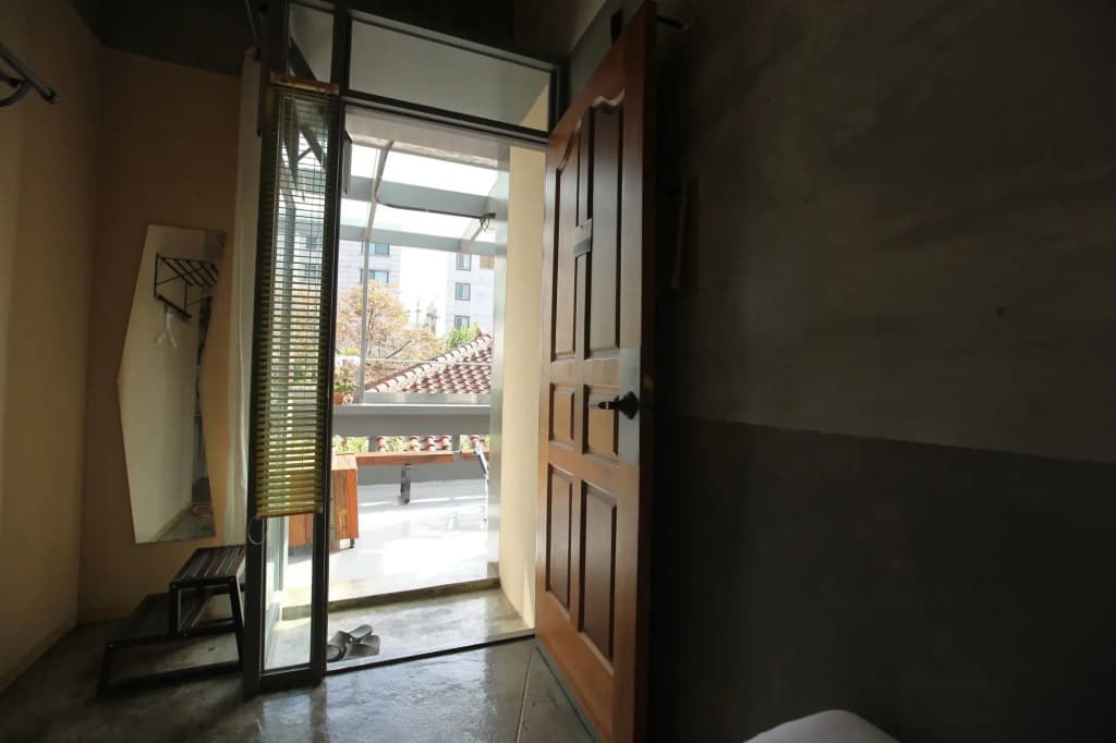 J Guesthouse - photo 6