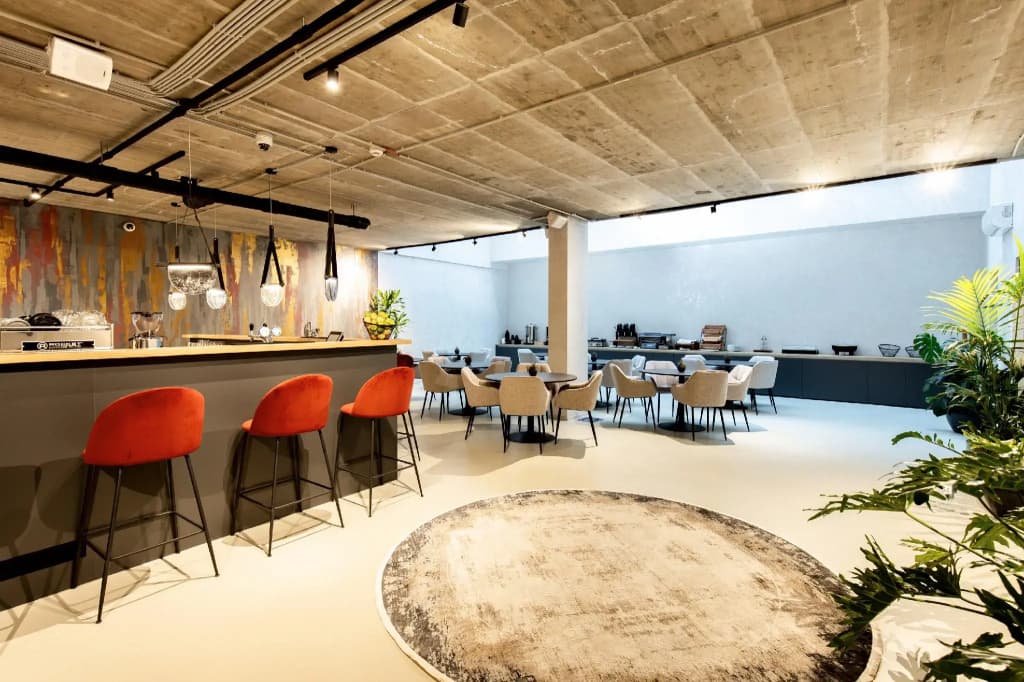 The Amberlyn Suite Hotel - photo 13