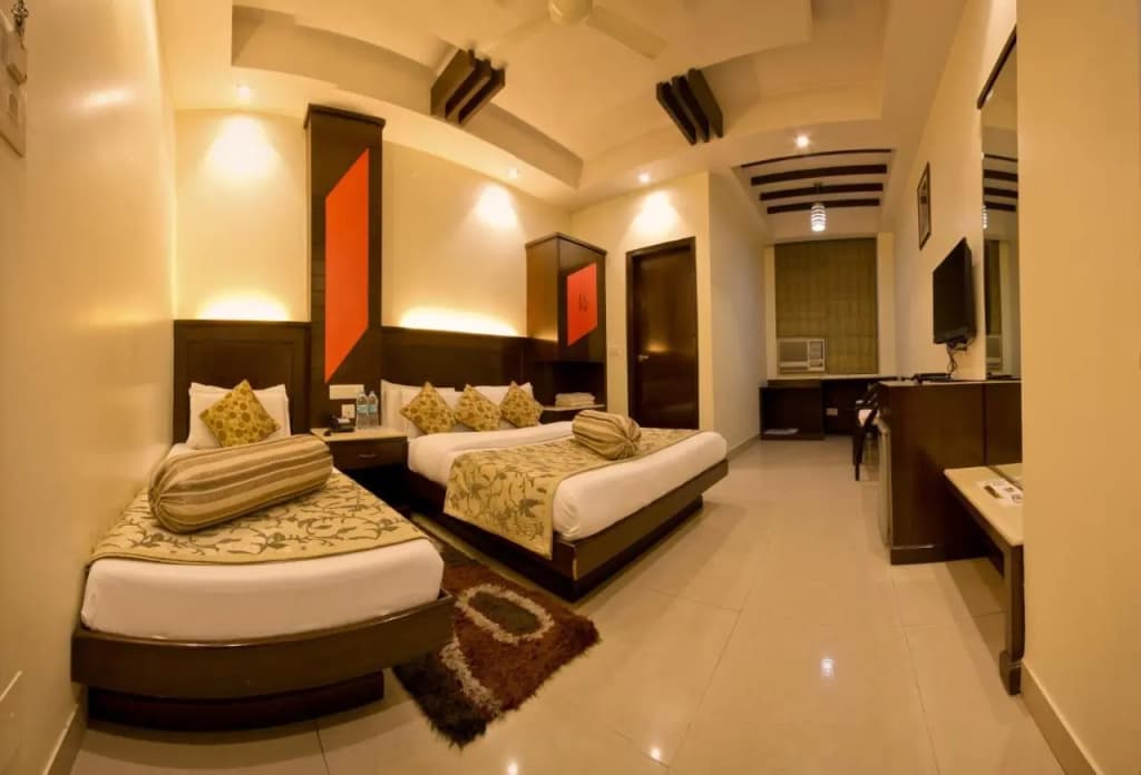 Hotel Aster Inn - photo 11