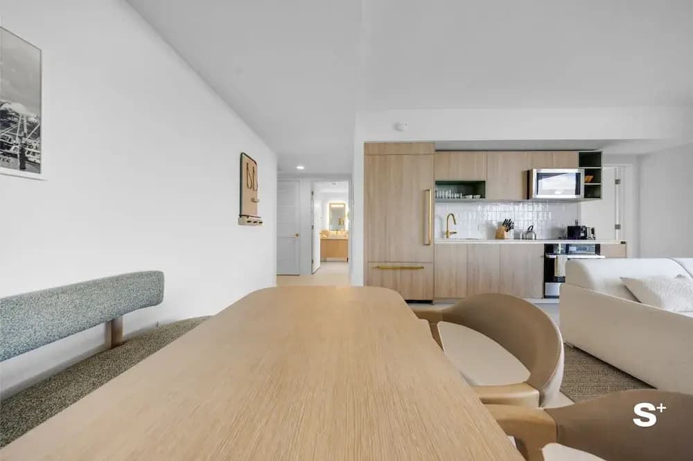 City Luxe Retreat Modern 2-BR - photo 5