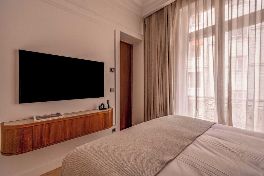 Luxury A/C Apt - 6p/3bdr - Arc de Triomphe - photo 4