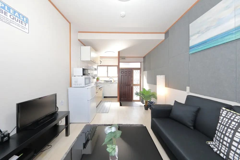 Namba East House01 - photo 2